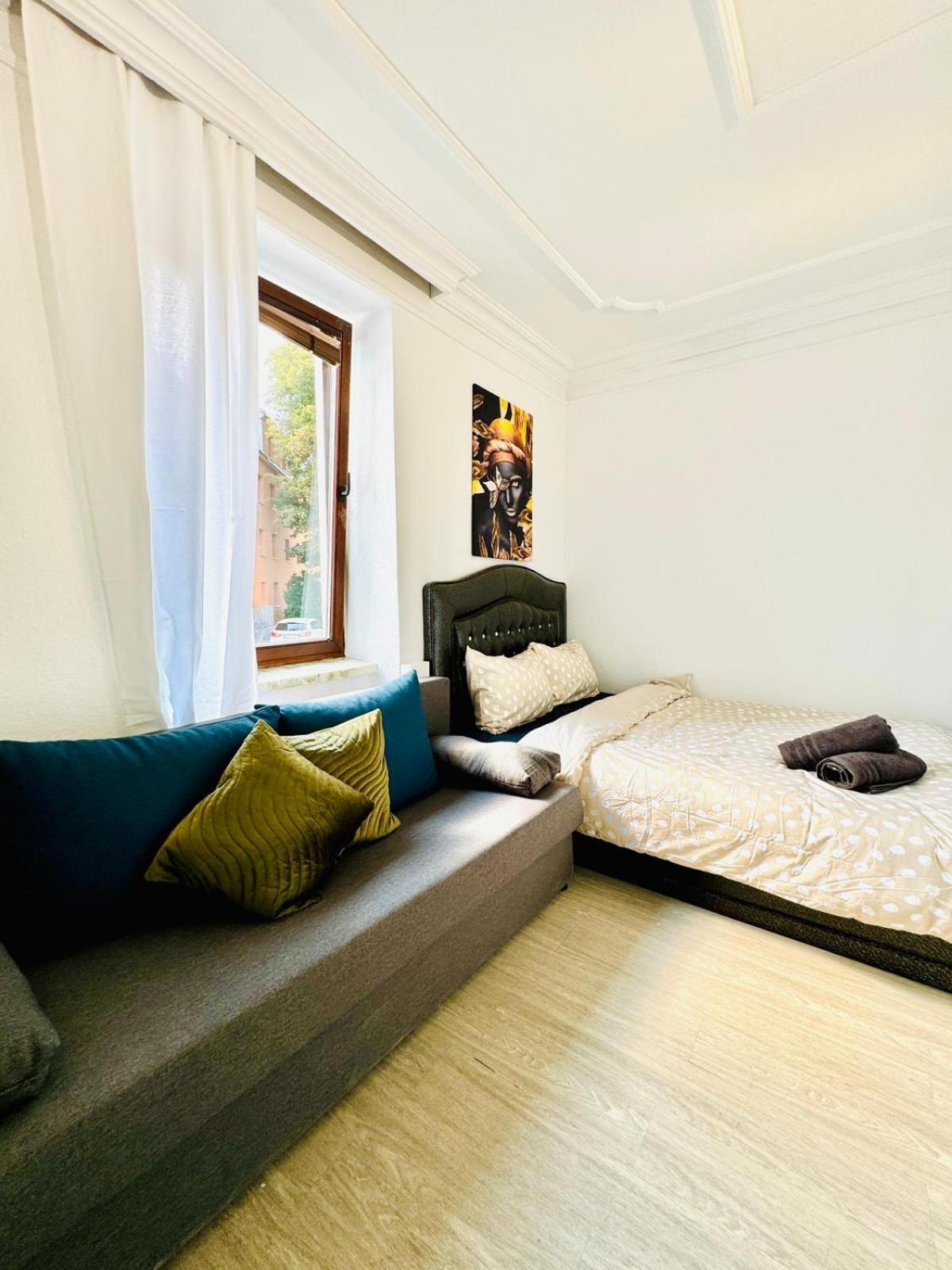 Comfy 4br Apt, 12-min To Fac Platz Appartement *