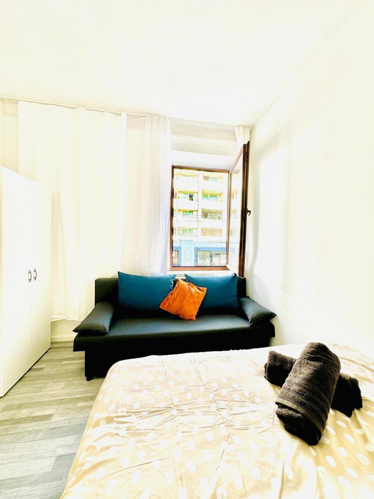 Comfy 4br Apt, 12-min To Fac Platz Appartement Wenen