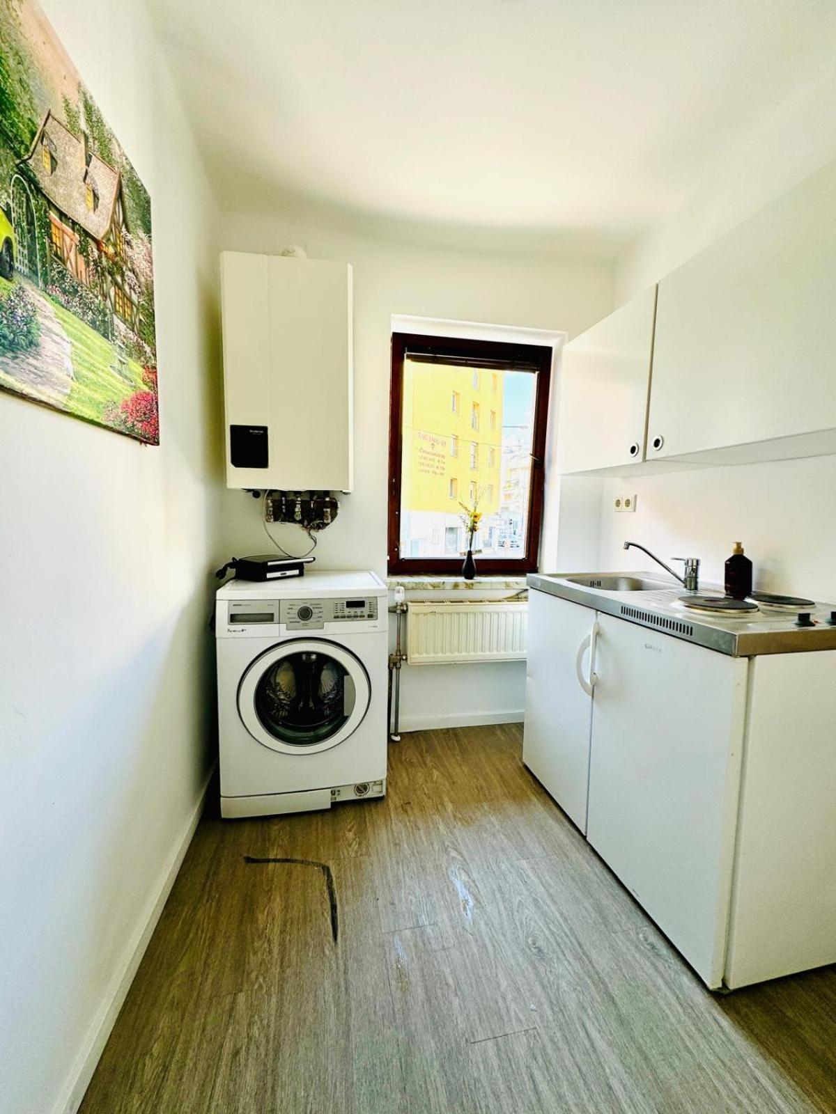 Comfy 4br Apt, 12-min To Fac Platz Appartement
